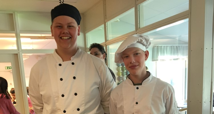 Unga kockar på Stordammens skola